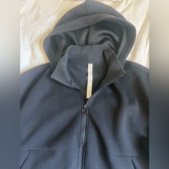 Lululemon cropped hoodie - Picture 2 of 2
